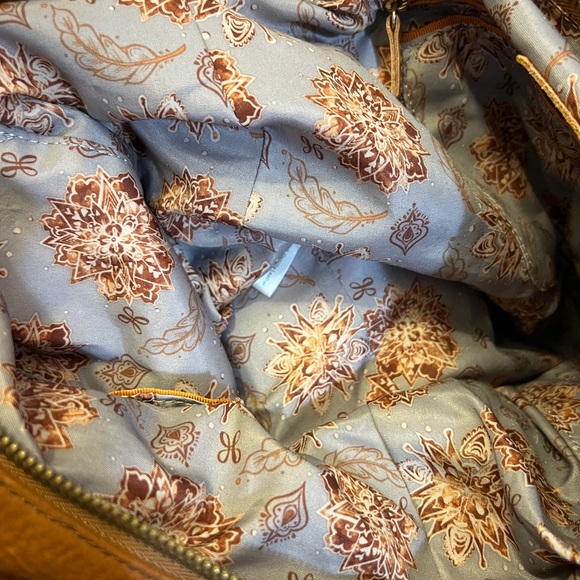 Hobo Sheila Large Satchel Henna Honey Brown Pebble Leather Tote Bag - Picture 14 of 15